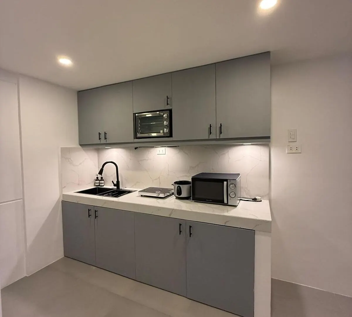 Evara Space Pampanga Angeles Apartment